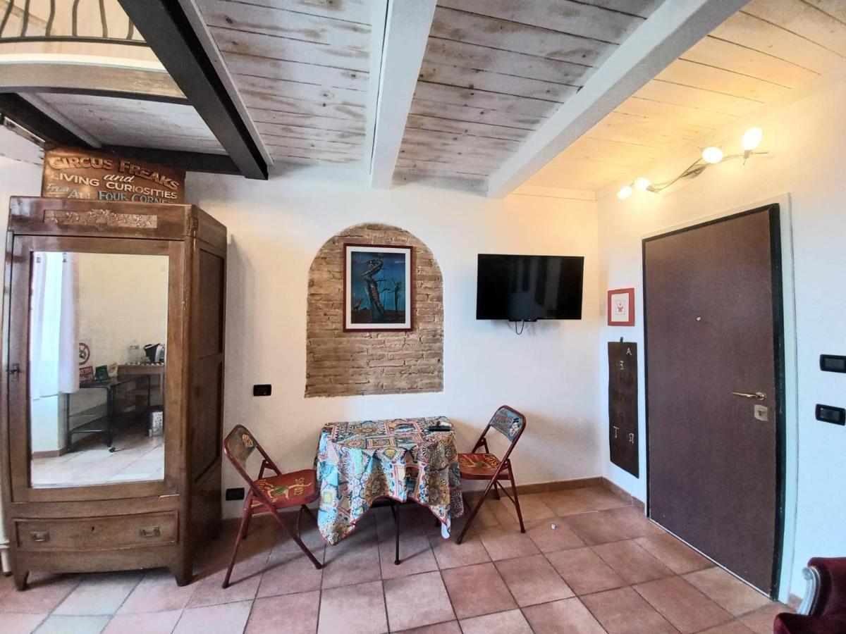 L'Ora Delle Streghe B&B Centralissimo Λιβόρνο Εξωτερικό φωτογραφία