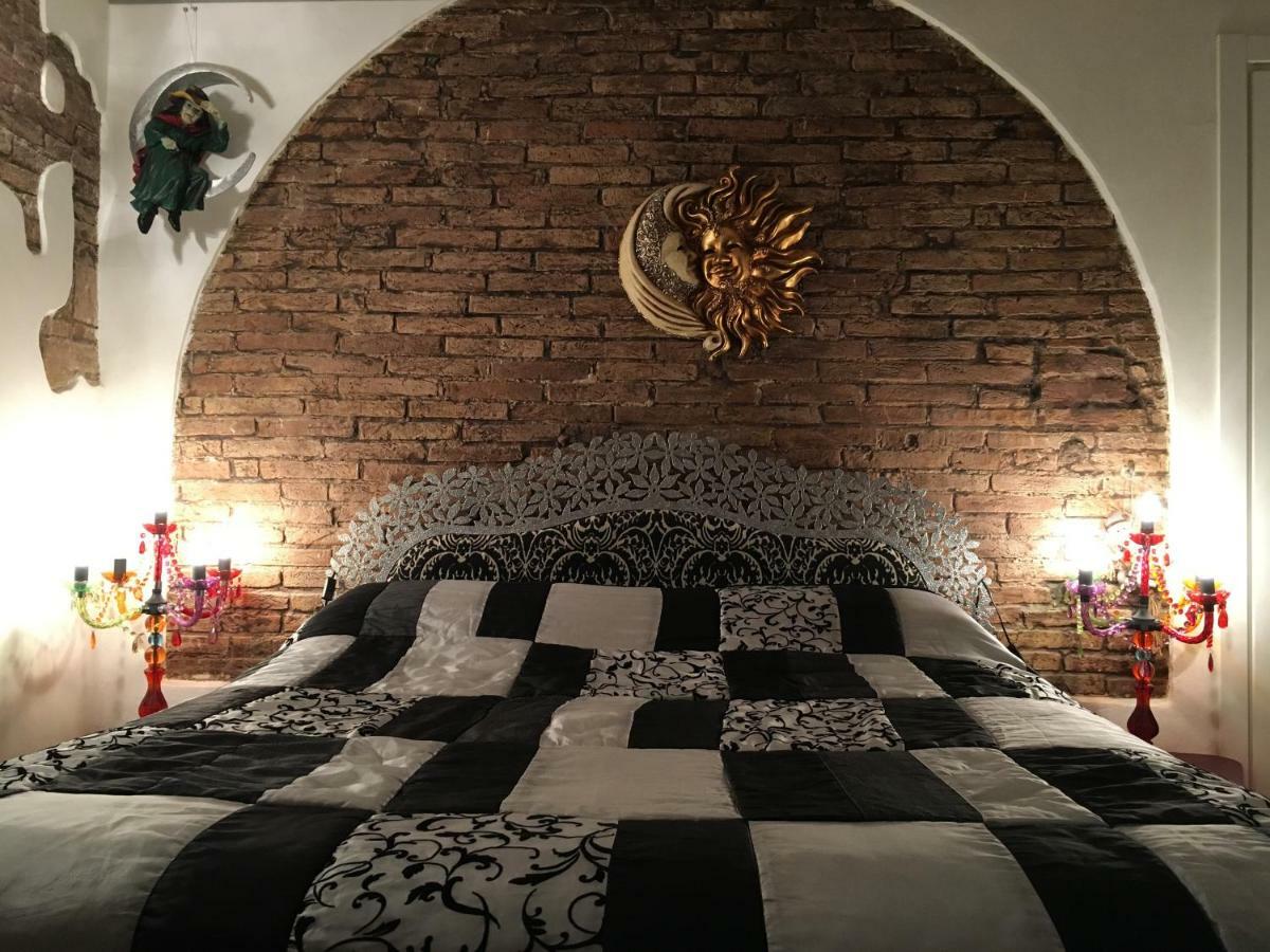 L'Ora Delle Streghe B&B Centralissimo Λιβόρνο Εξωτερικό φωτογραφία