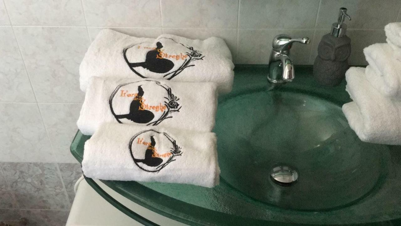L'Ora Delle Streghe B&B Centralissimo Λιβόρνο Εξωτερικό φωτογραφία